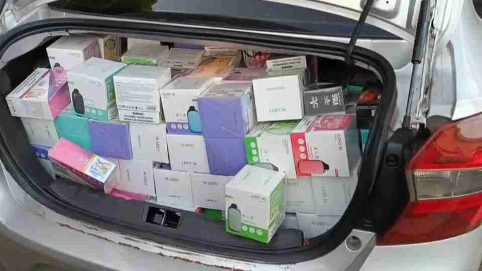 Polícia apreende 3 mil cigarros eletrônicos após acompanhamento na BR-163, em Toledo