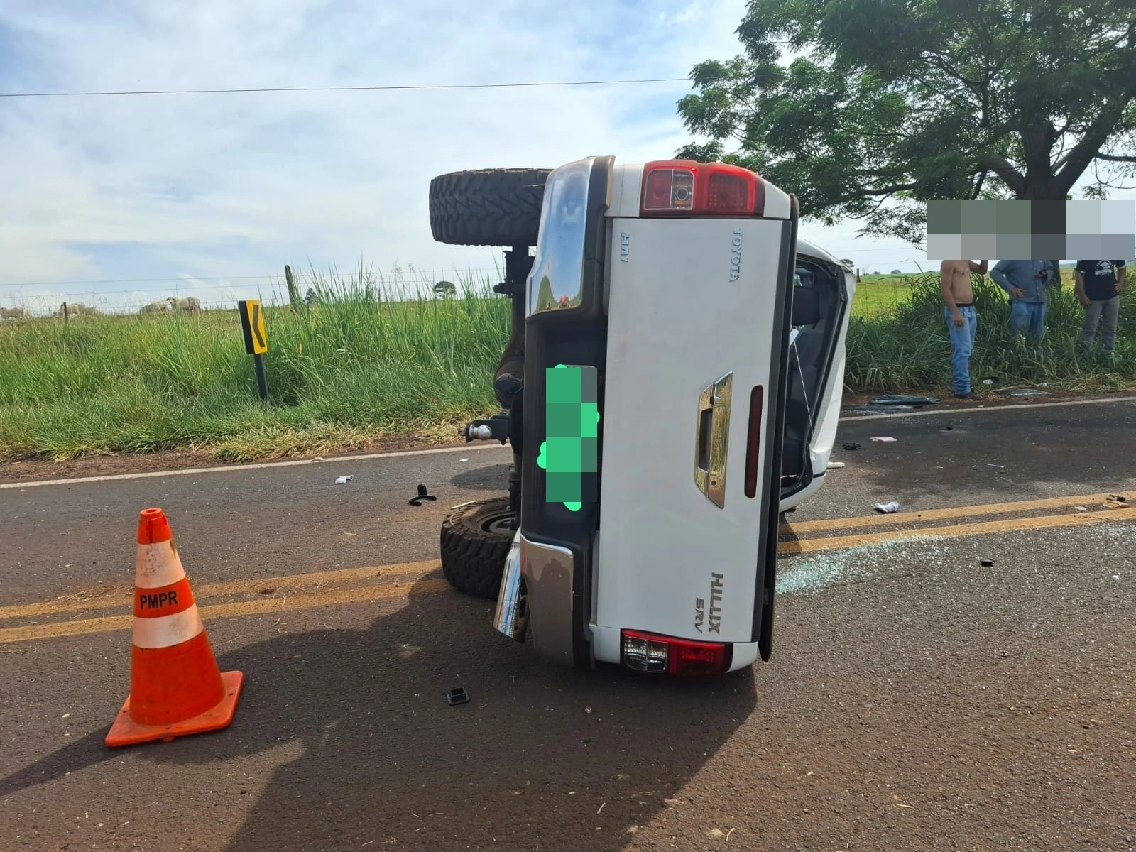 Capotamento é registrado na PR-496 entre Guaíra e Terra Roxa; passageira ficou ferida