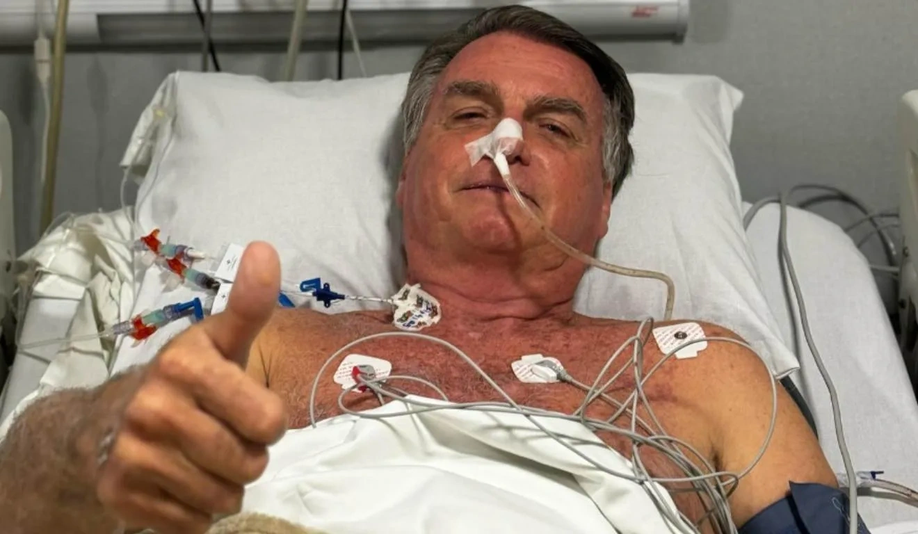 Bolsonaro é levado a hospital em Brasília após mal-estar na Papuda