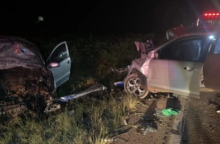 Três argentinos morrem em acidente entre carros no interior do RS