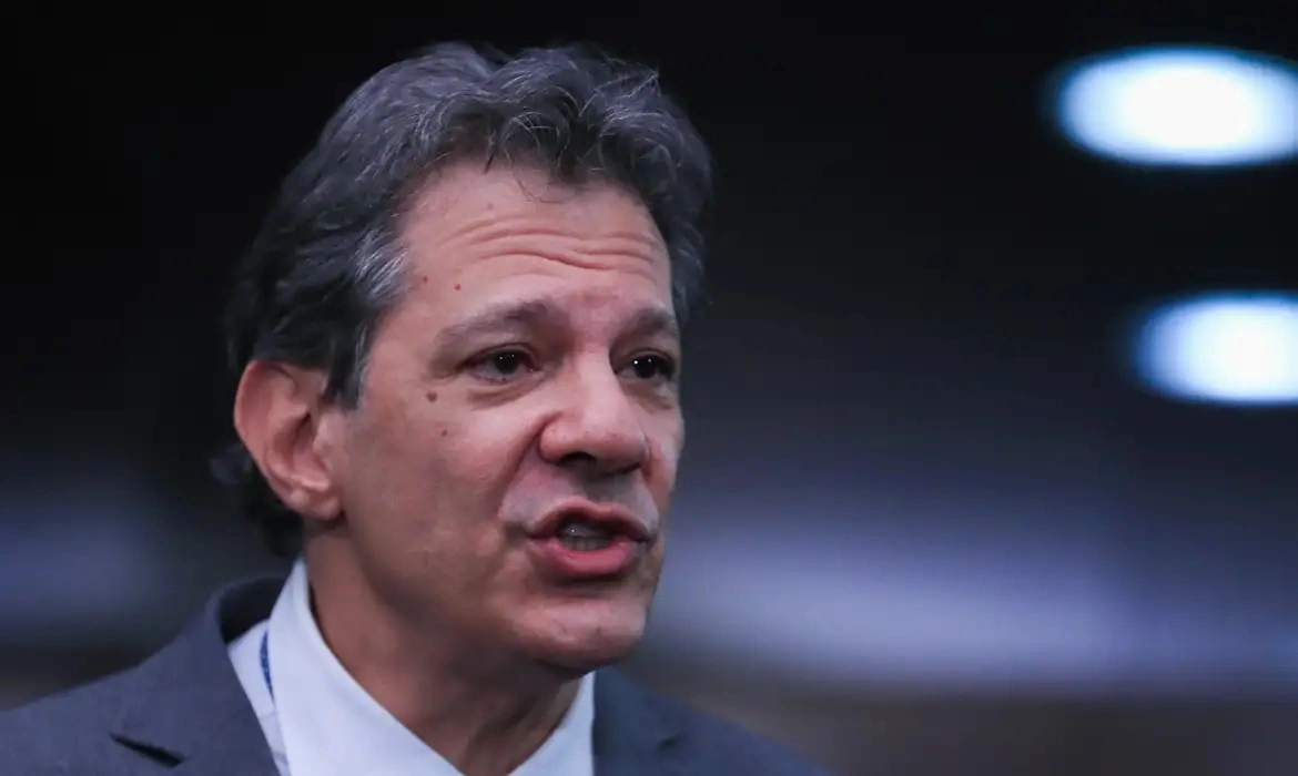 Haddad fará proposta aos estados para conter preços dos combustíveis
