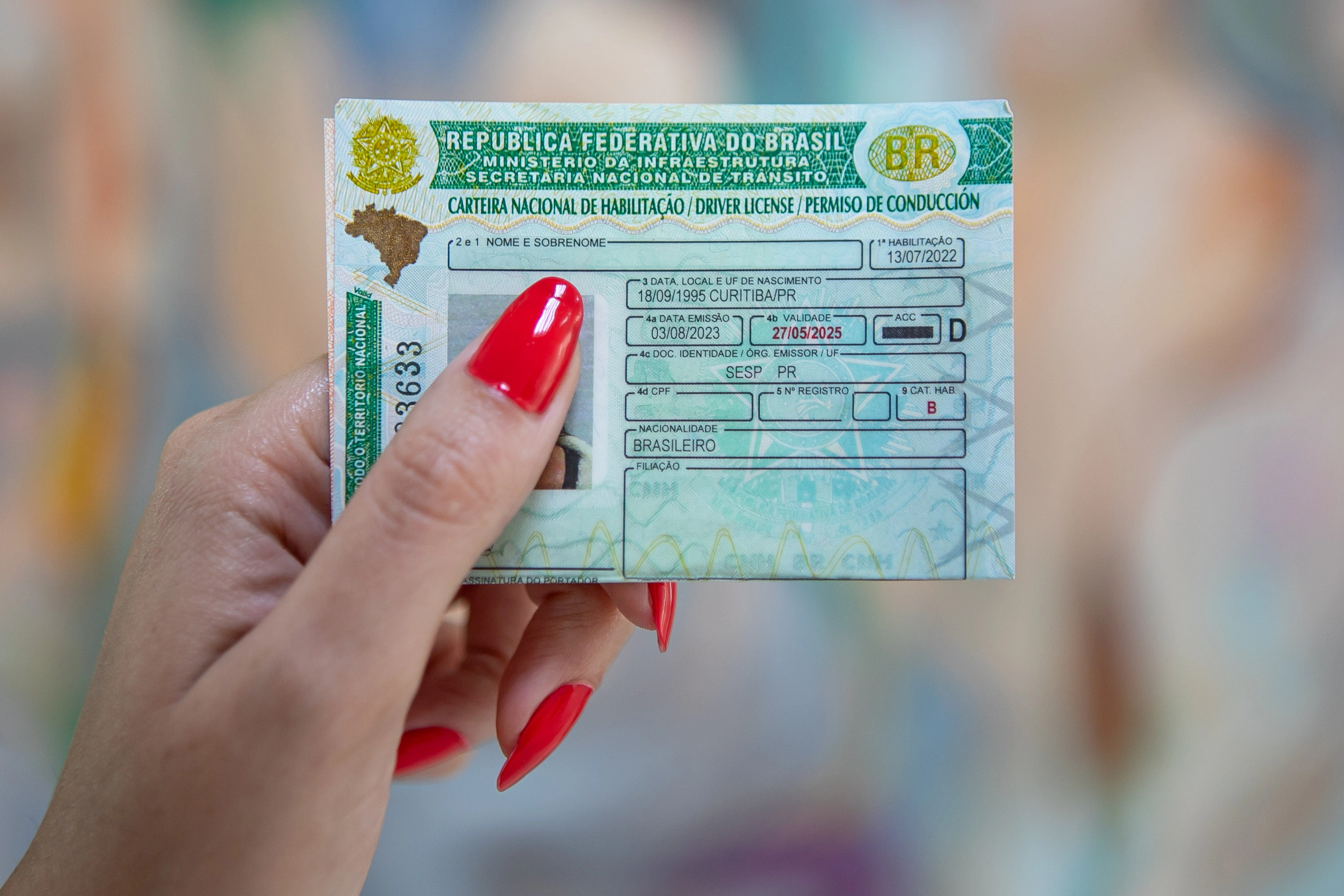 Redução de taxas da CNH no Paraná é aprovada na Alep