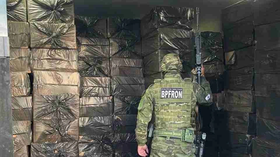 Carga de 25 mil maços de cigarros é apreendida em Laranjeiras do Sul